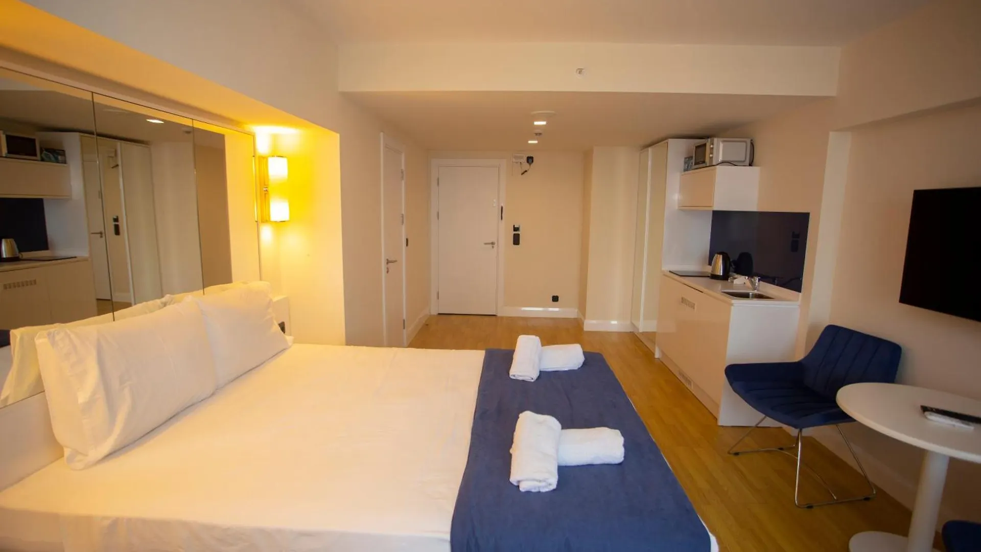Luxsor & Gorgeous Sea Vlews Apartment Batumi Georgia