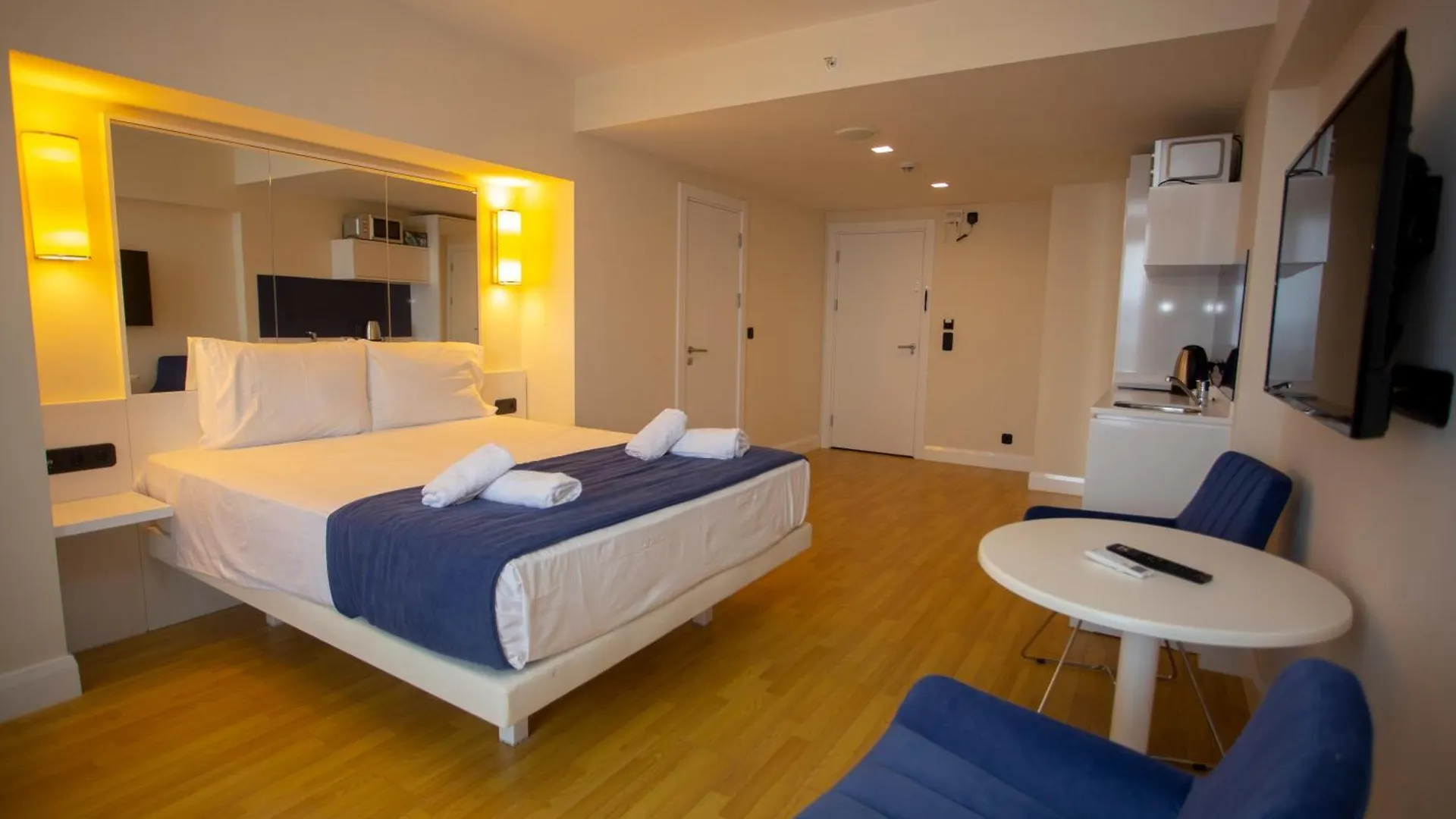 Luxsor & Gorgeous Sea Vlews Apartment Batumi 0*,  Georgia