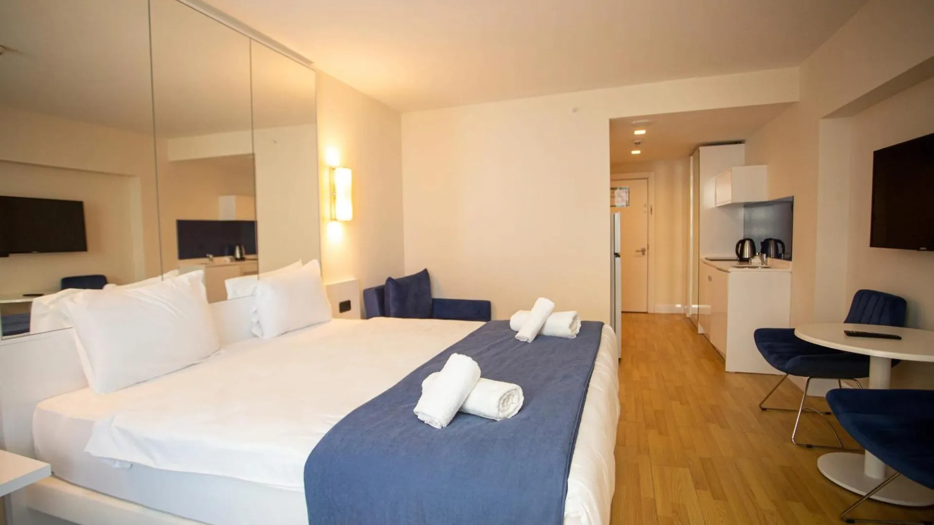 Luxsor & Gorgeous Sea Vlews Apartment Batumi 0*,  Georgia